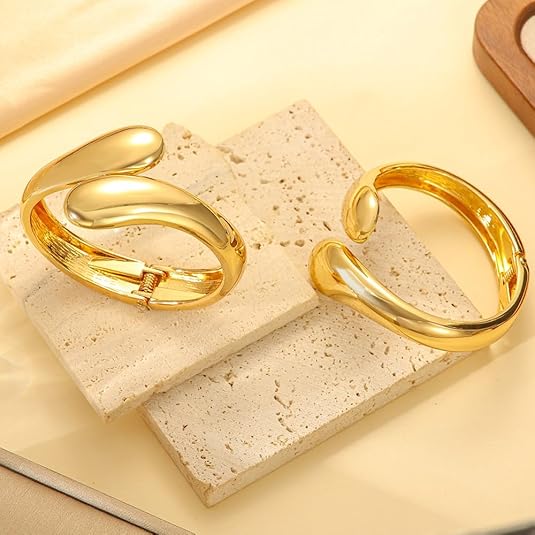 2-Piece Set Women’s Chunky Gold Hinged Bracelets